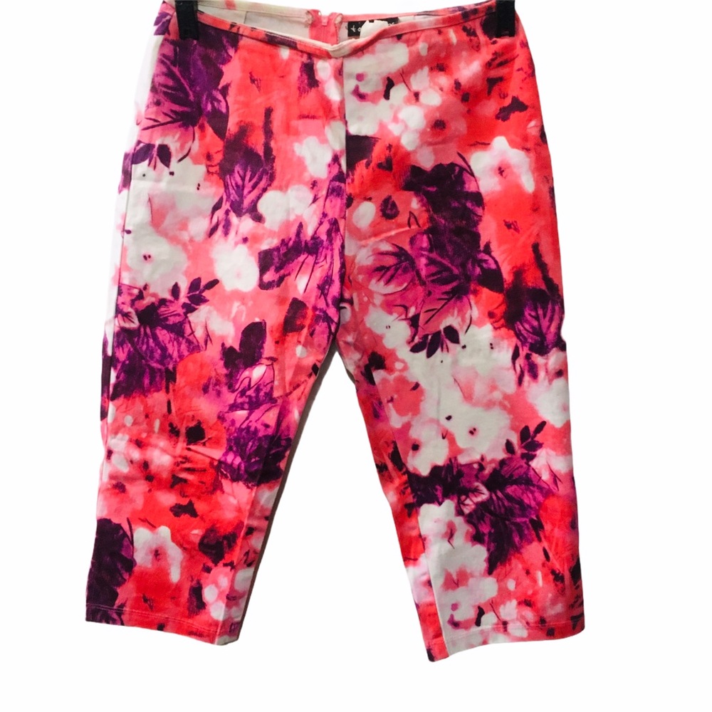 Tom Tom lady's Carpri pants size Medium